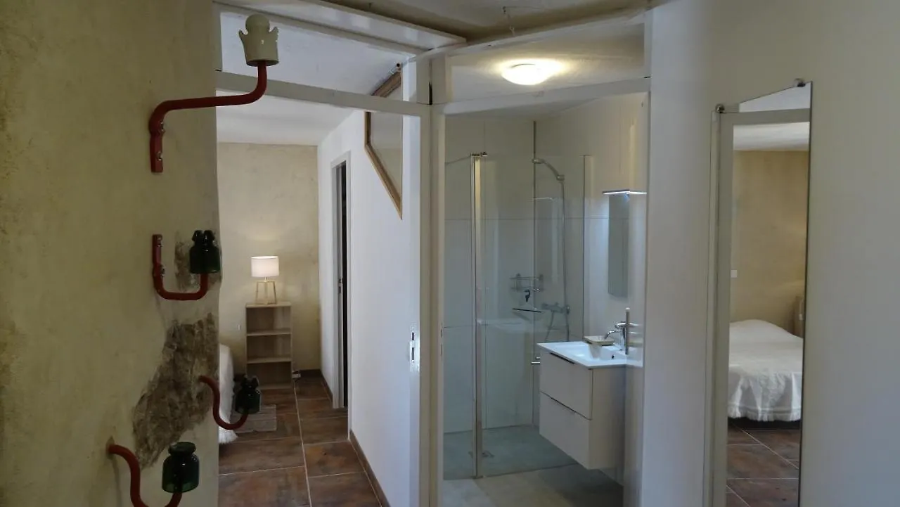 Gite De Chapeleche Les Glycines Gluiras Hotel